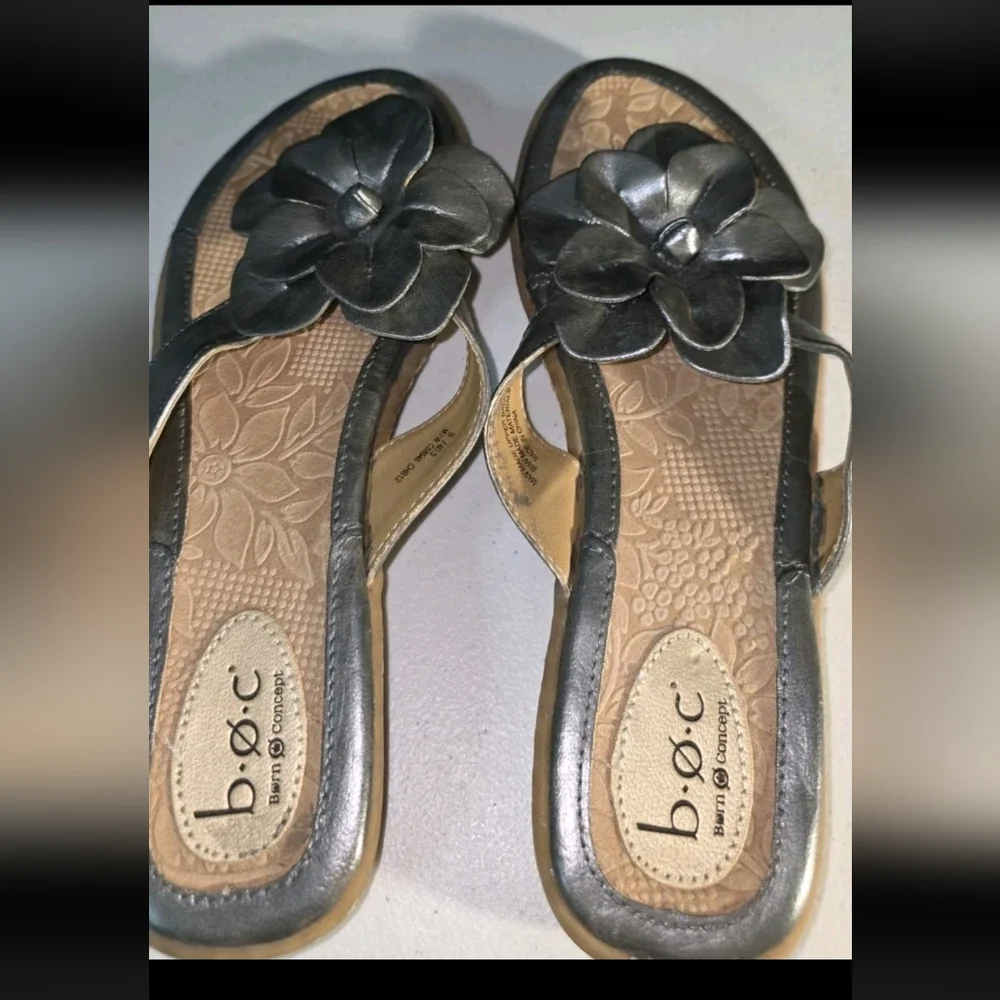 b.o.c. Silver Leather Flower Thong Sandals